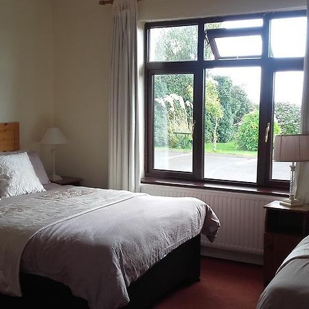 Moriartys Farmhouse Ventry Bagian luar foto