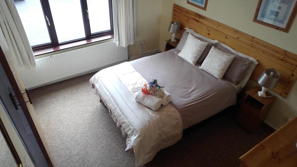 Moriartys Farmhouse Ventry Bagian luar foto