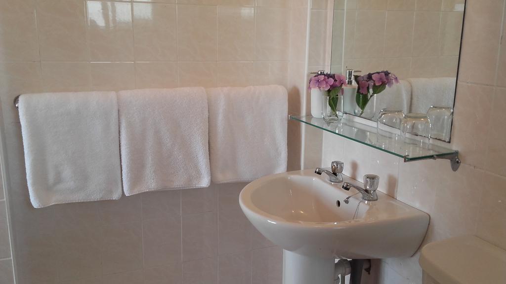 Moriartys Farmhouse Ventry Bagian luar foto